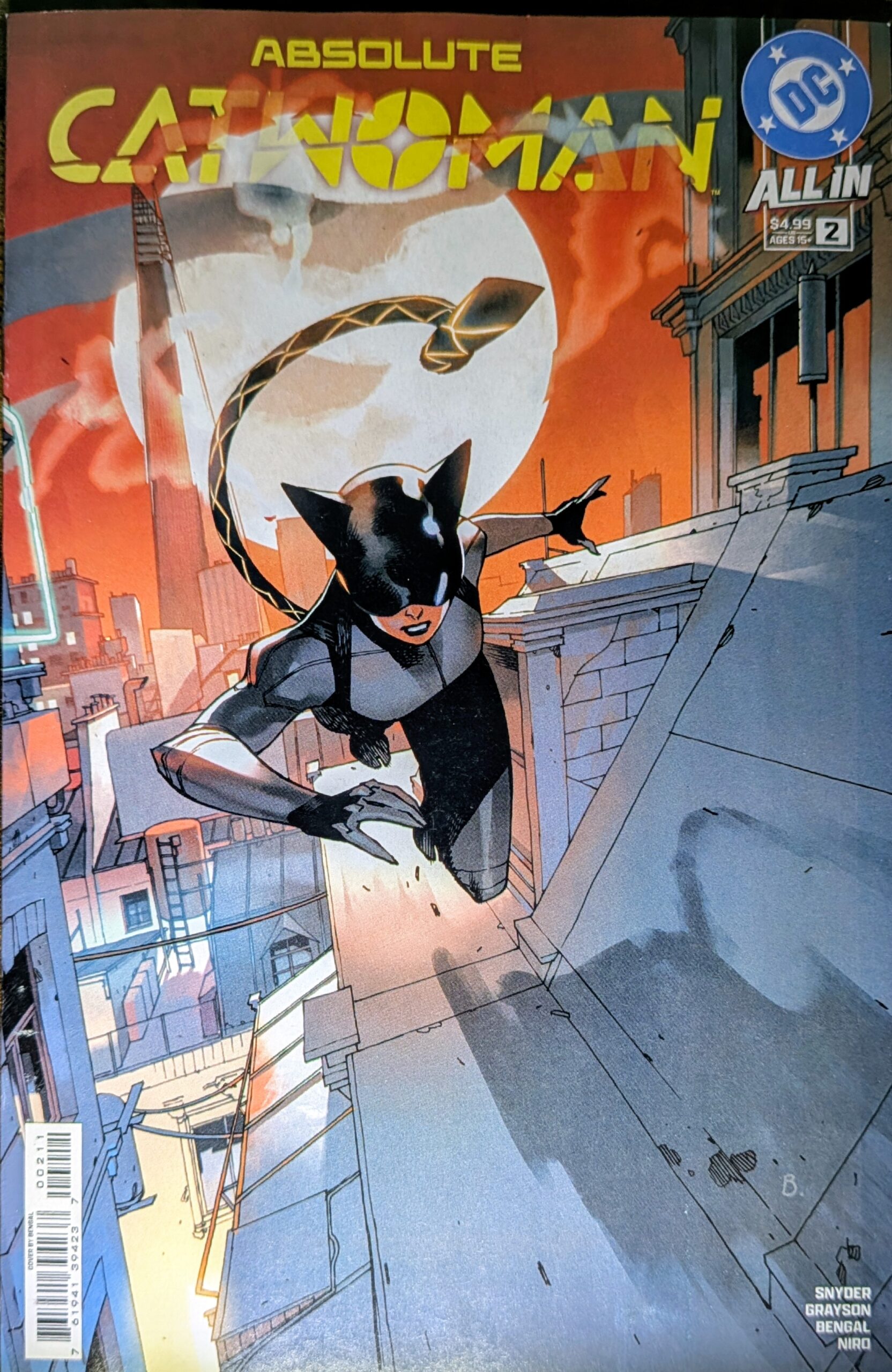 Absolute Catwoman #2 Review: Solid Setup and a Fun Heist